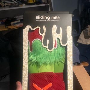 Absolutely Ridiculous sliding mitt
